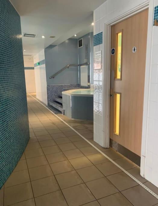 Cosy Apartment Cardiff Bay 5 Mins To Centre Exterior photo