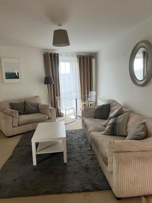Cosy Apartment Cardiff Bay 5 Mins To Centre Exterior photo
