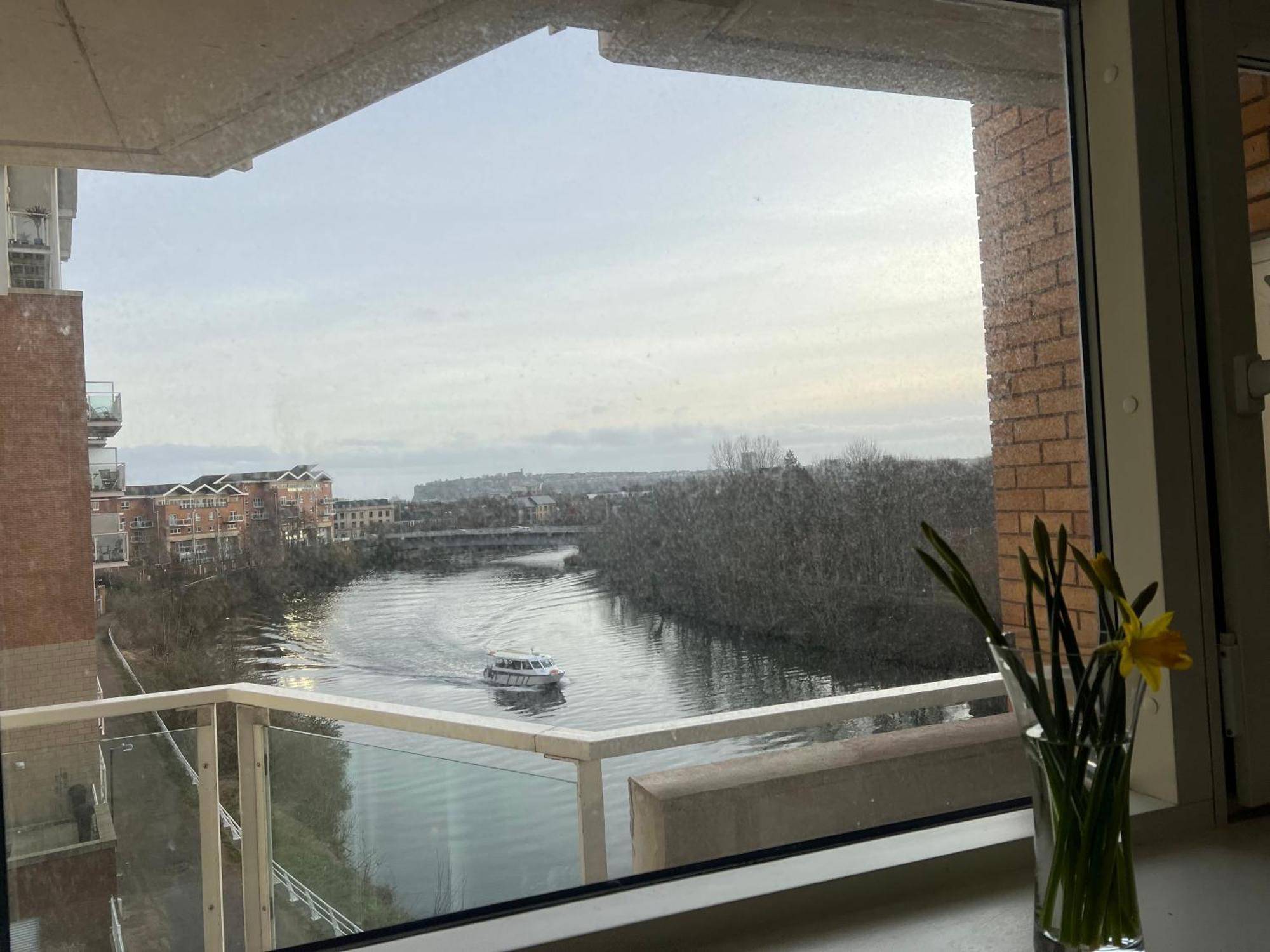 Cosy Apartment Cardiff Bay 5 Mins To Centre Exterior photo